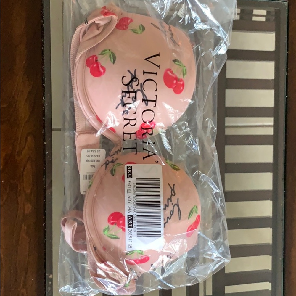 Victoria’s Secret wear everywhere super push up